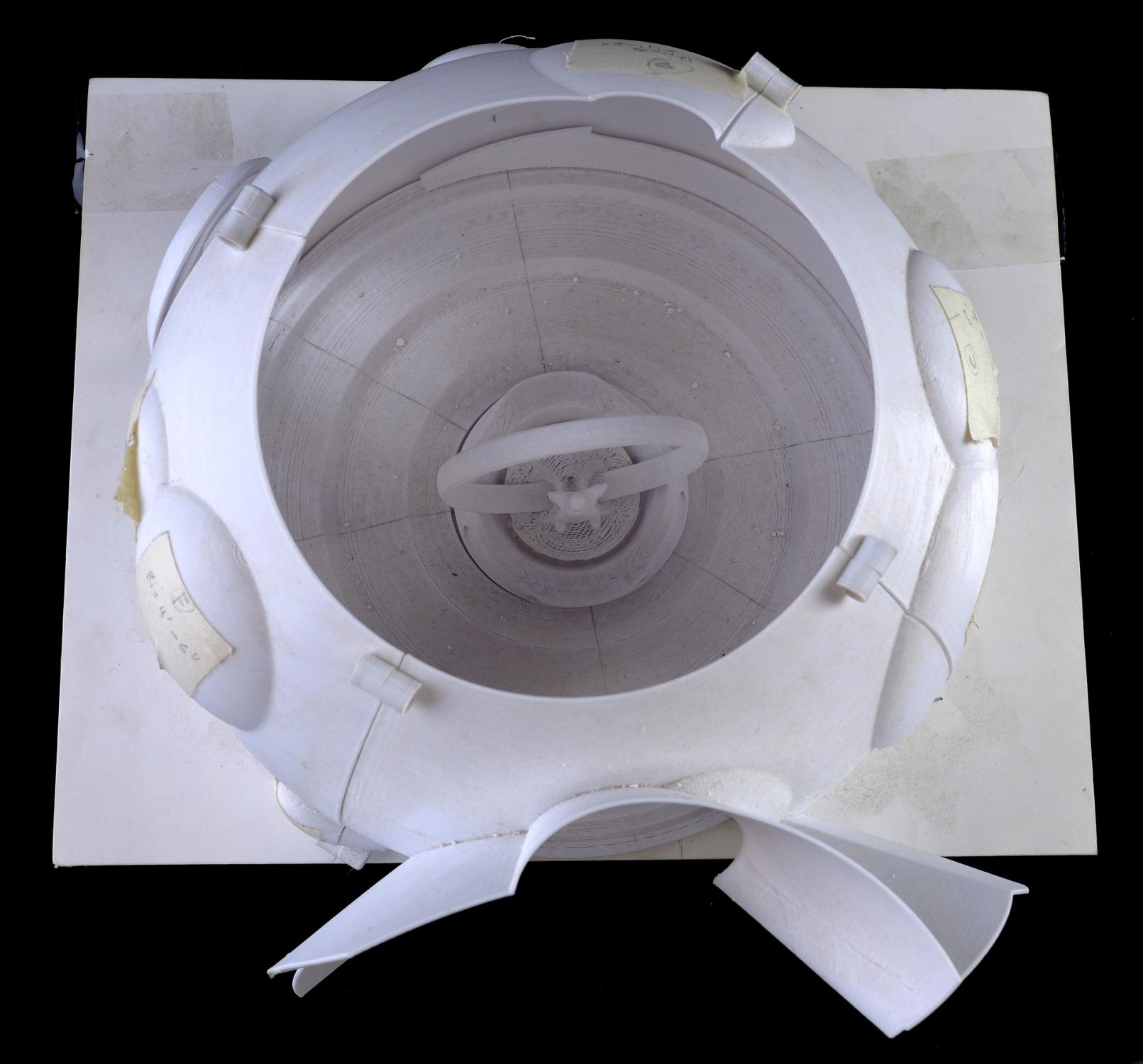 scab-amber-cliff-and-alien-control-room-and-alien-spaceship-interior